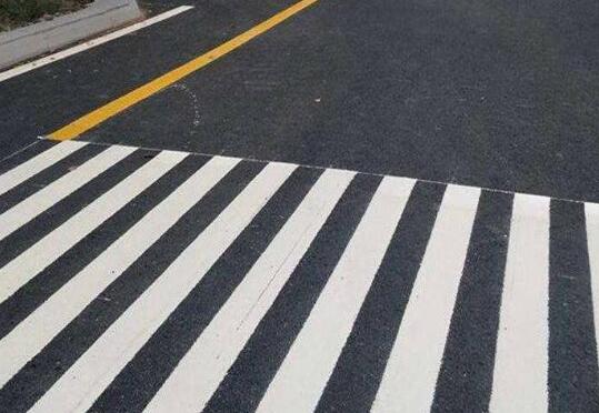 道路劃線，道路標線是怎么畫出來的？