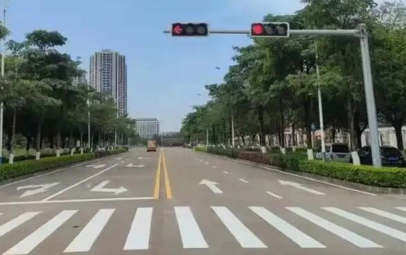 蘇州交通設(shè)施廠家解讀紅綠燈的作用有哪些？