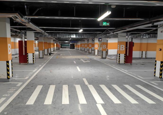 在南京做停車場劃線的時(shí)候有哪些步驟？飛揚(yáng)專業(yè)劃線多年